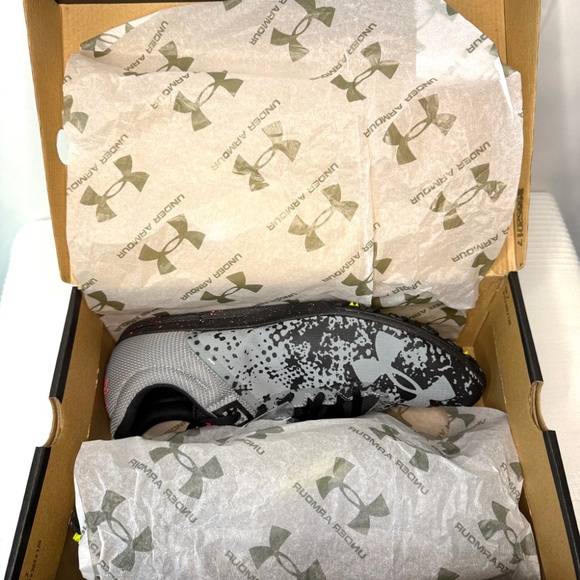 Under Armour XC Brigade Spikes, Grey and Black, 12 - Picture 7 of 9